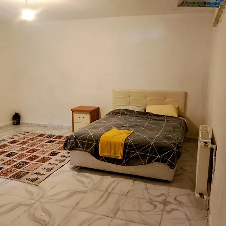 דירה Airport Complex Hotel